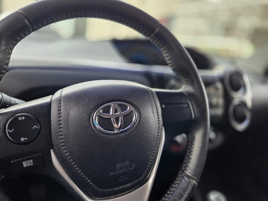 TOYOTA-ETIOS-XLS-Full_003
