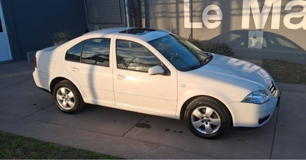 Volkswagen-Bora-TDI-2011_001