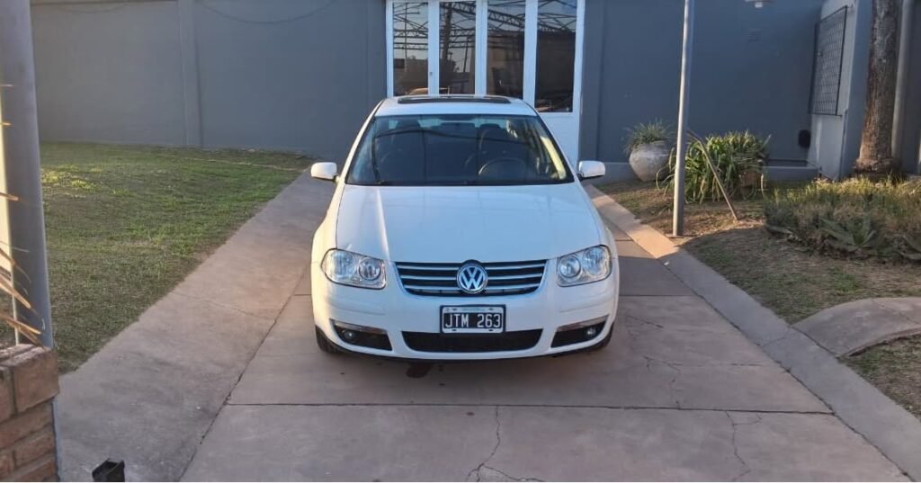 Volkswagen-Bora-TDI-2011_002