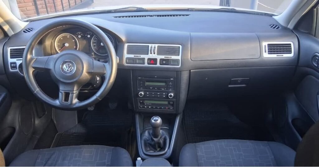 Volkswagen-Bora-TDI-2011_003