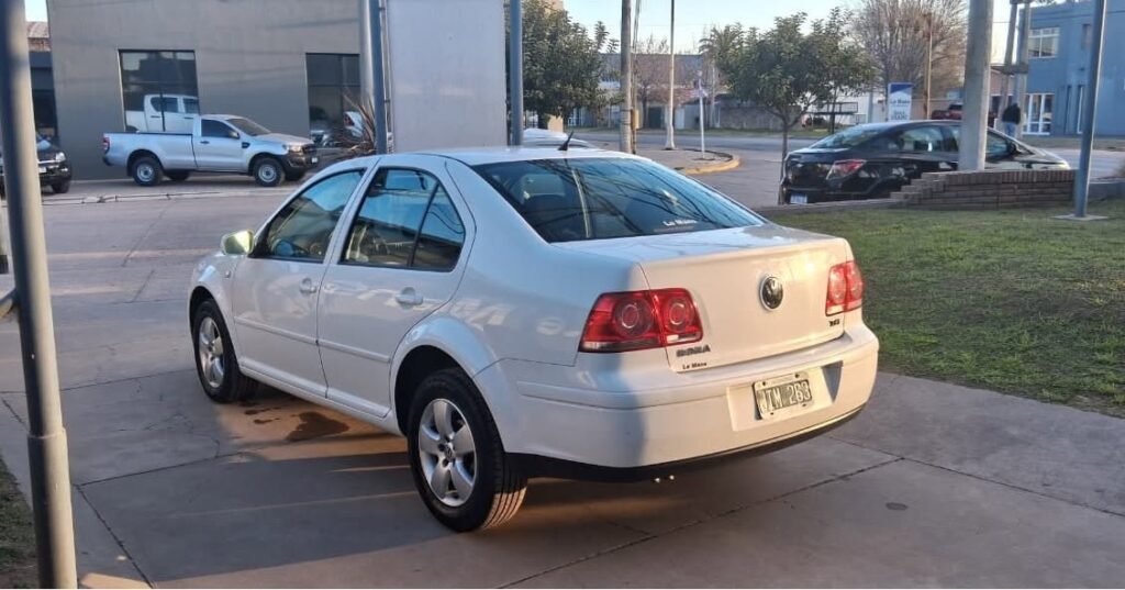 Volkswagen-Bora-TDI-2011_004