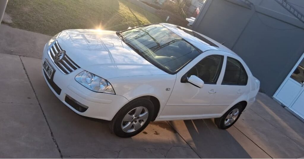 Volkswagen-Bora-TDI-2011_005