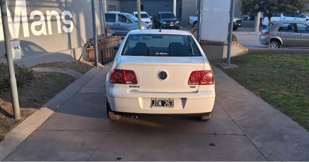 Volkswagen-Bora-TDI-2011_006