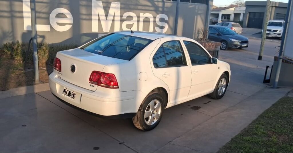 Volkswagen-Bora-TDI-2011_007