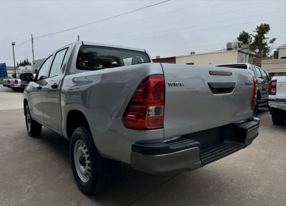 Toyota_Hilux_2_4_Cd_Dx_002