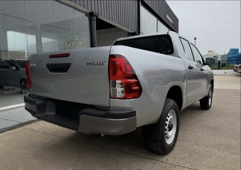 Toyota_Hilux_2_4_Cd_Dx_004